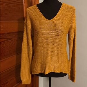 RD Style Sweater ~ size XS